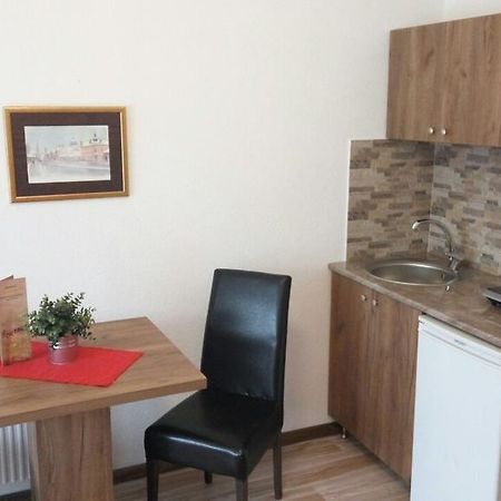 Apartments Victoria 022 Врдник Экстерьер фото